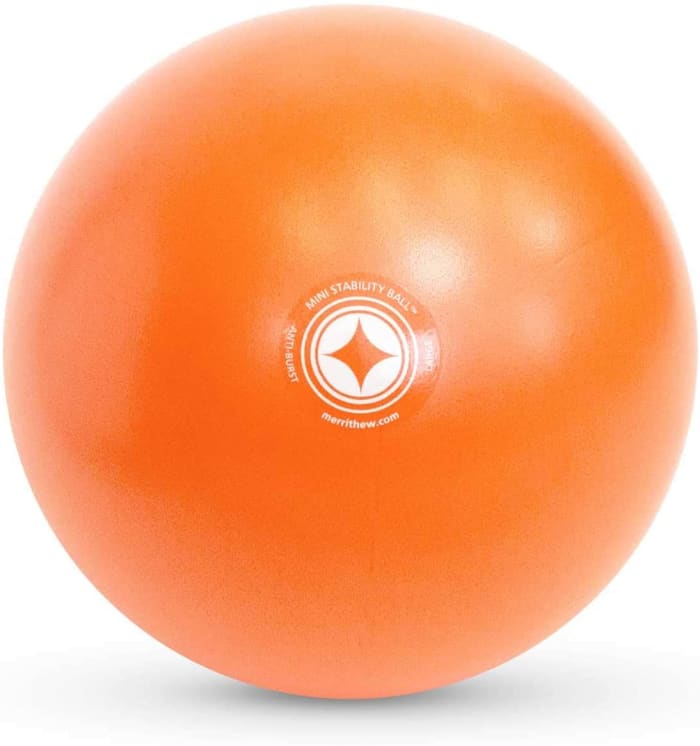 Live Infinitely 9 Inch Barre Pilates Ball & Hand Pump